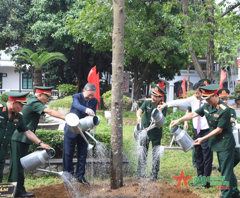 Tổng Bí thư, Chủ tịch nước Tô Lâm thăm và làm việc với Tổng cục II